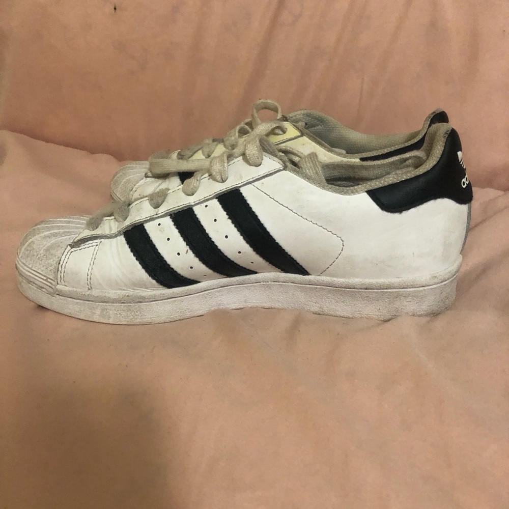 Adidas superstars